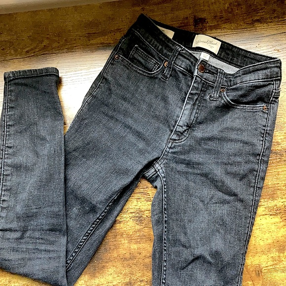 Black denim skinny jeans. - Picture 1 of 3